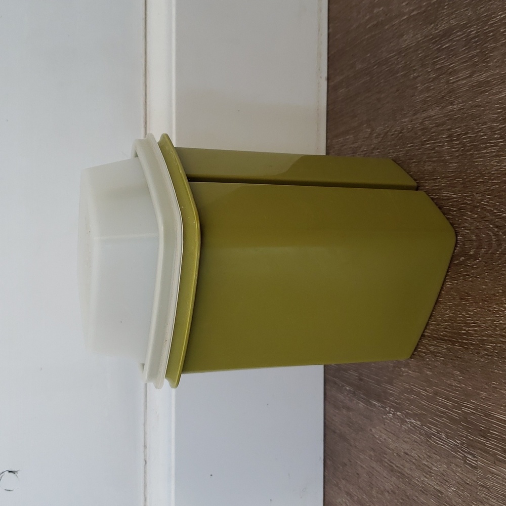 1980s Tupperware Pick-A-Deli Container Green Pickle or Veg Keeper 1330 1331 1332